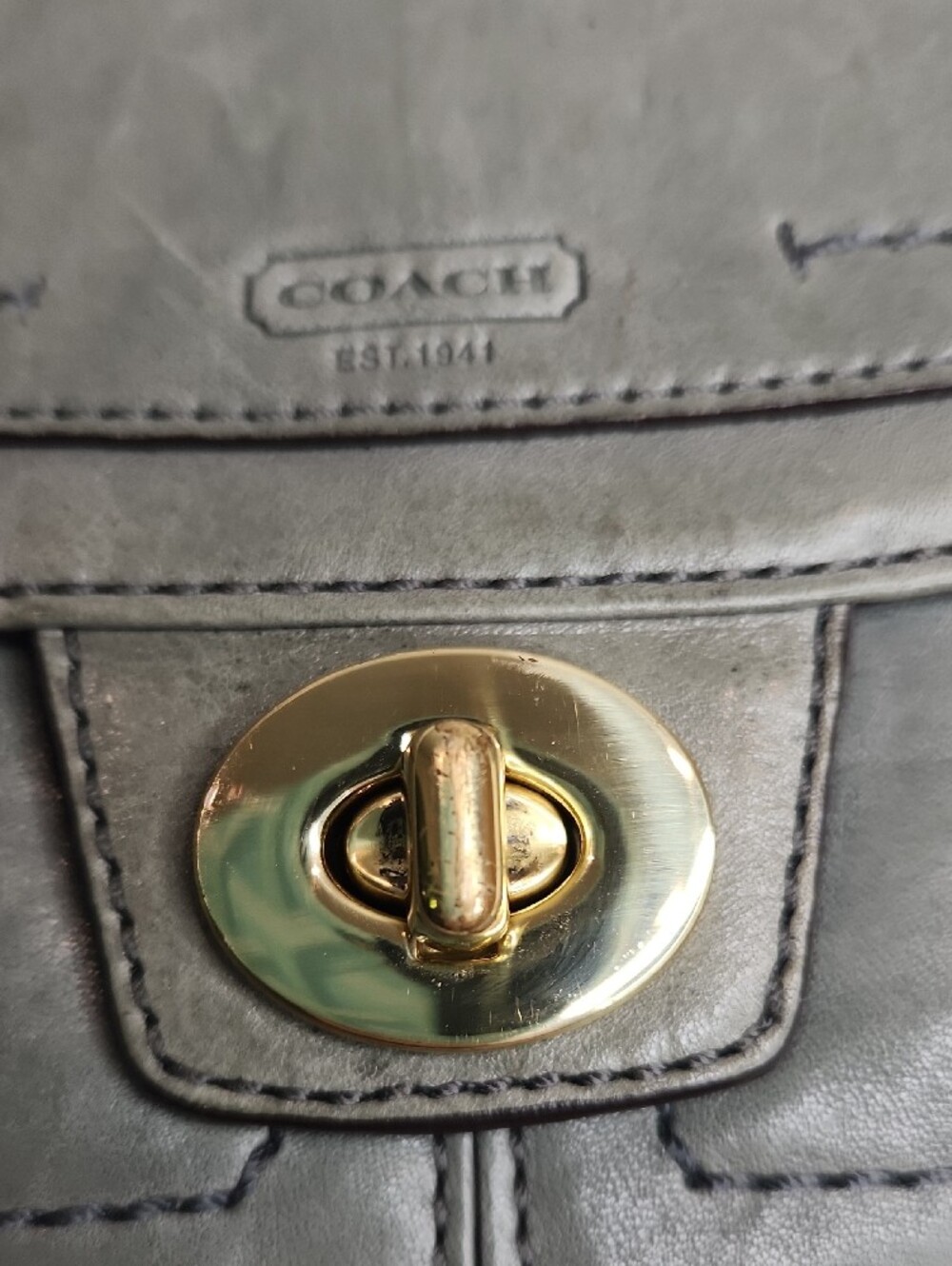 Coach light Gray Leather Turnlock Shoulder Bag Gold Hardware Classic Small Purse - Picture 6 of 13